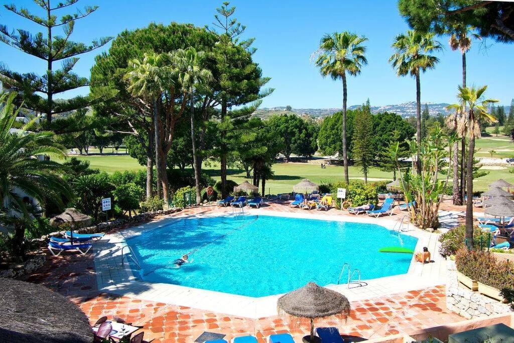 Spectacular Apartment In Matchroom Country Club Fuengirola Bagian luar foto
