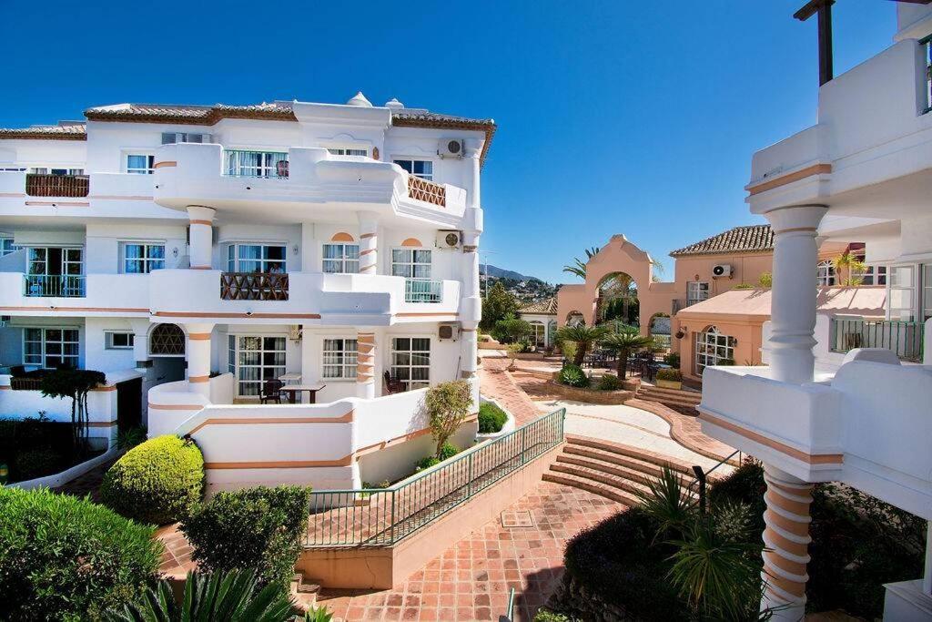 Spectacular Apartment In Matchroom Country Club Fuengirola Bagian luar foto